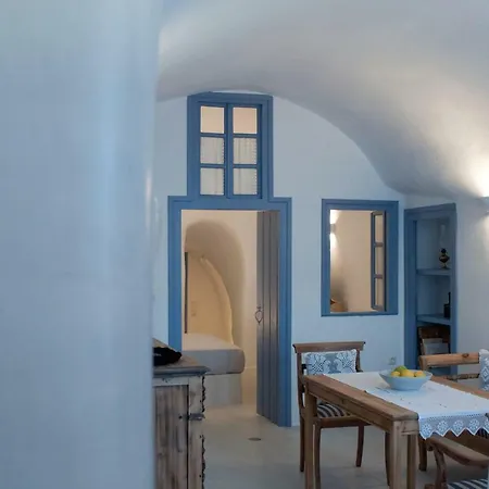 Olyra Traditional Cave