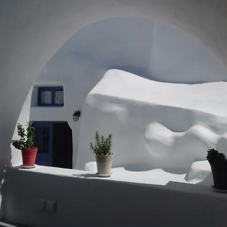 Olyra Traditional Cave Holiday home Pyrgos Kallistis