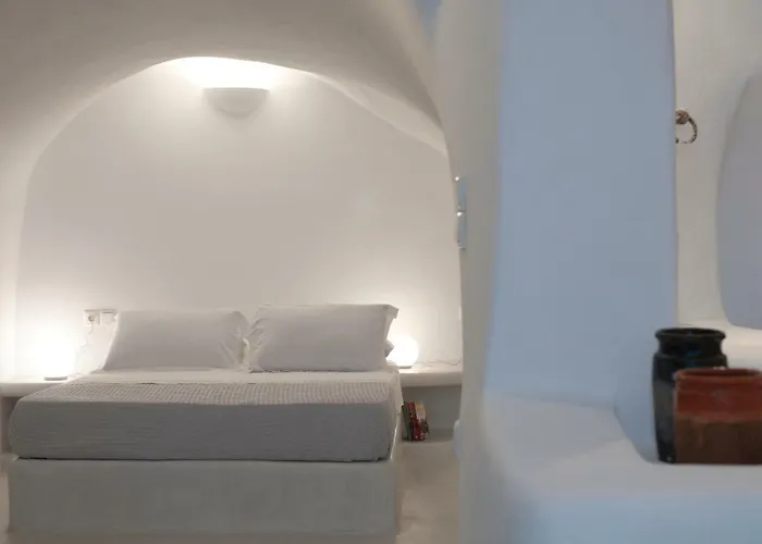 Olyra Traditional Cave * Pyrgos Kallistis