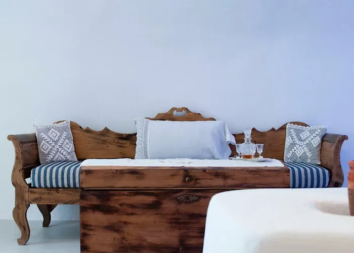 Olyra Traditional Cave * Pyrgos Kallistis