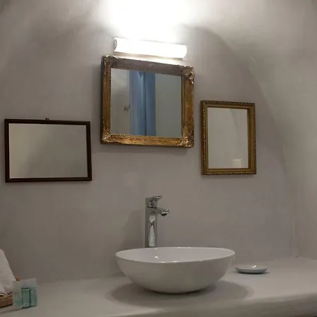 Olyra Traditional Cave Pýrgos