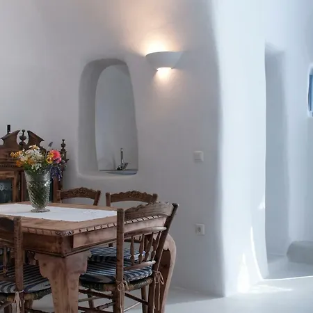 Olyra Traditional Cave *