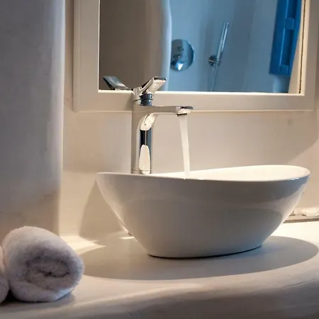 Olyra Traditional Cave * Pýrgos