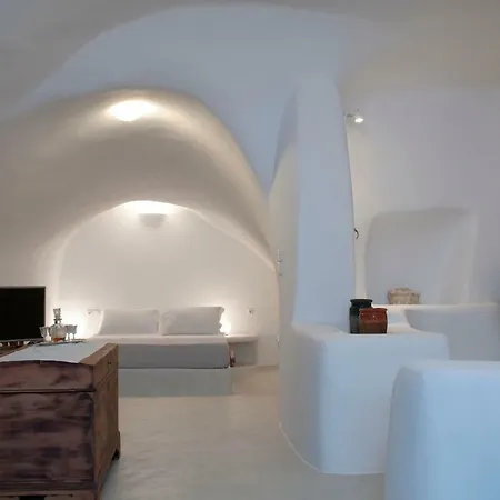 Olyra Traditional Cave *