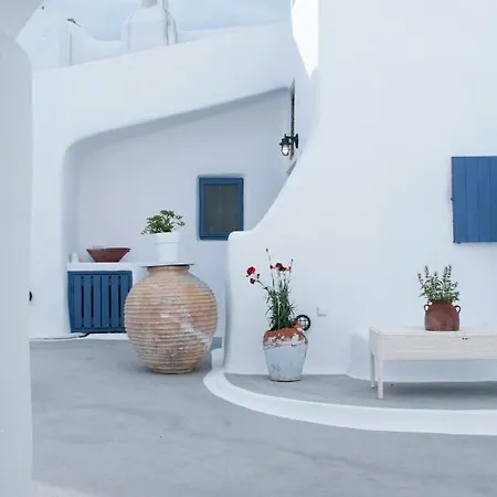 Olyra Traditional Cave Pýrgos