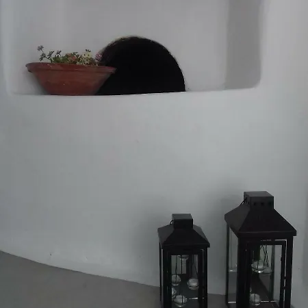 Olyra Traditional Cave